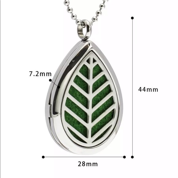 STAINLESS STEEL AROMATHERAPY OIL DIFFUSER NECKLACE - Picture 2 of 7